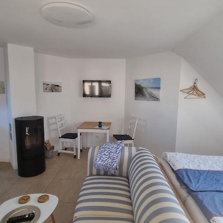 Ferienwohnung Ruegen 1, Alt Reddevitz 108, Insel Ruegen, Mit Kamin Middelhagen Luaran gambar