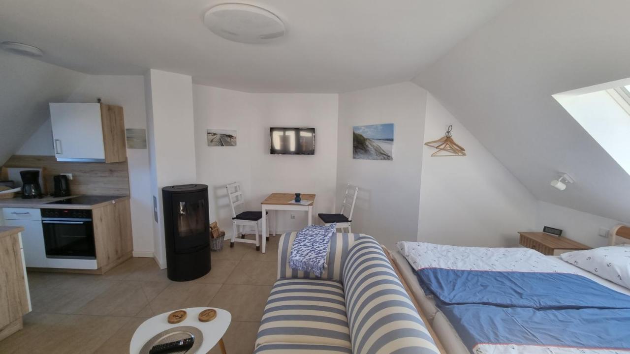 Ferienwohnung Ruegen 1, Alt Reddevitz 108, Insel Ruegen, Mit Kamin Middelhagen Luaran gambar